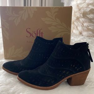 SOFFT WESTWOOD II SUEDE BLACK CUTOUT BOOTIE NEW